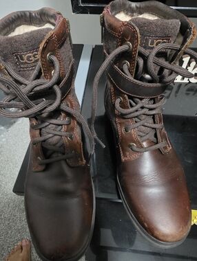 UGG Brown Leather Lace-Up Women's Ankle Boots with Wool Collar